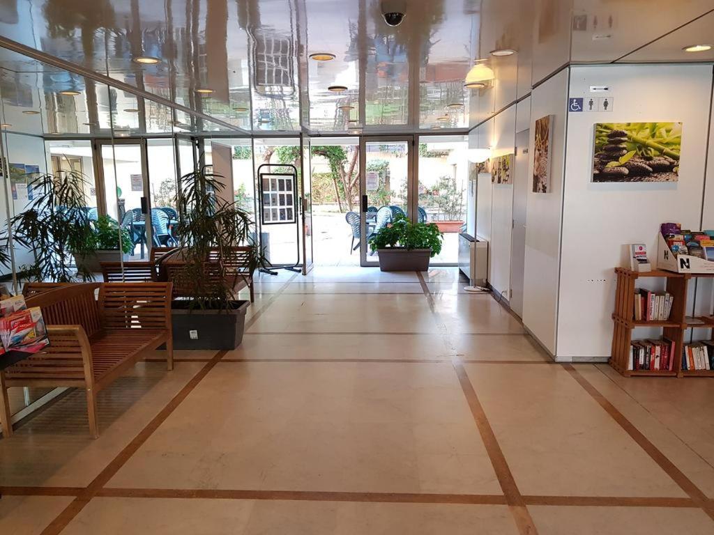Centre Juan Les Pins Apartamento Exterior foto