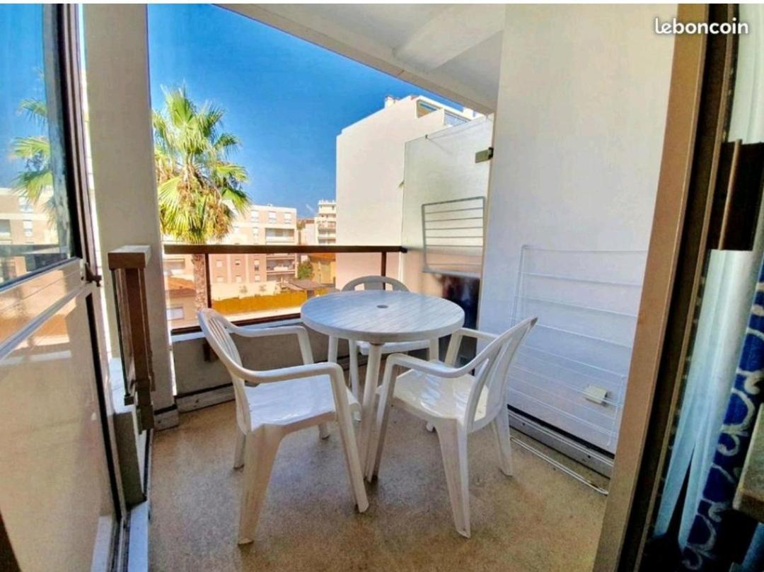 Centre Juan Les Pins Apartamento Exterior foto